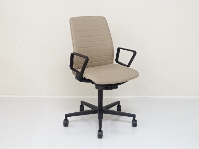 �傫�ȏ��i�摜