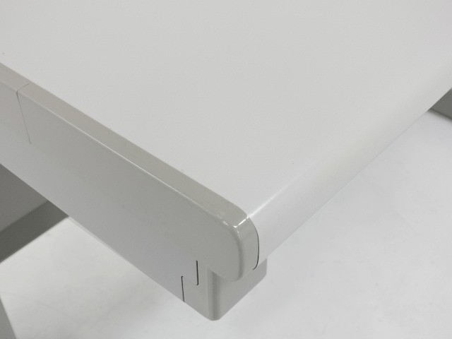 中古｜内田洋行｜フィード｜平デスク（天板厚3．2cm／幕板高さ48  