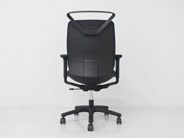 トルテ (イトーキ) / ブラック / 肘無 | 中古オフィス家具通販のありがとう屋
