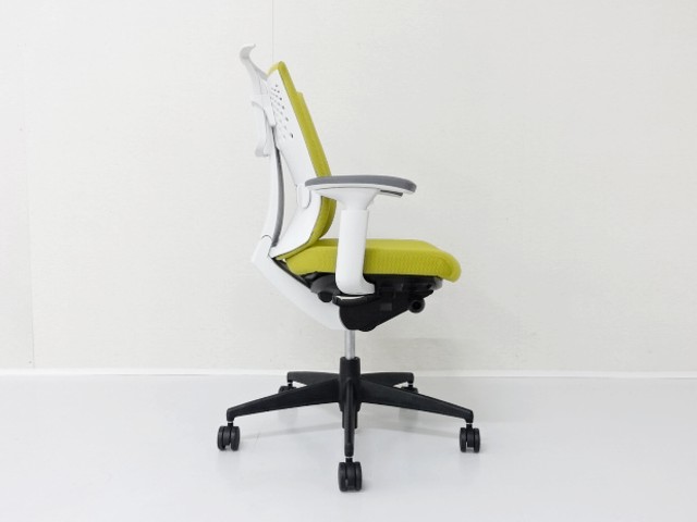 コクヨ 肘付ウィザード3チェア ￥18.000- - 中古オフィス家具の買取販売 無限堂 東京町田店 【横浜・相模原・厚木】